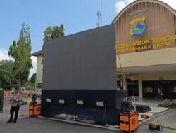 ‎Polres Loteng Gelar Nobar Timnas Indonesia, Hadirkan Keluarga Emil Audero.