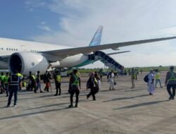 ‎Polres Loteng Amankan Kedatangan Jamaah Haji di Bizam.
