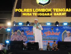 ‎Ribuan Masyarakat Padati Tabligh Akbar Ustadz Das’ad Latif di Polres Loteng.