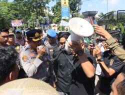‎Kapolres Loteng Apresiasi Aksi Unjuk Rasa Berjalan Aman dan Tertib di Lombok Tengah.