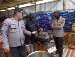 Tim Jibom Gegana Polda NTB Periksa Gudang Diduga Simpan Bahan Peledak di Sumbawa