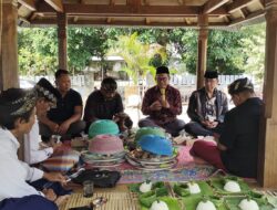 Polres Lombok Utara Hadiri Ritual Adat Menyowok Terkait Kasus Penyebaran Berita Bohong di Desa Bentek