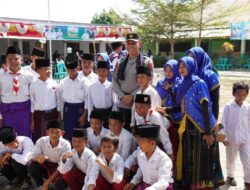 Wakapolda NTB Pimpin Upacara Hari Santri Nasional di Bima, Tegaskan Santri Garda Terdepan Jaga NKRI