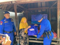 Polairud Lombok Utara Jemput Bola Berikan Tali Asih ke Rumah Pensiunan dan Janda Pahlawan