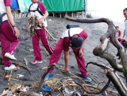 Ditpolairud Polda NTB Laksanakan Kegiatan Bersih-Bersih Pantai Gading Sekarbela