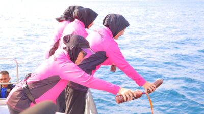 Jaga Ekosistem Gili, Bhayangkari NTB dan Lombok Utara Menutrisi Laut Dengan Eco-Enzim dari Sampah Organik