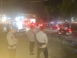 Patroli Presisi Rinjani Ditpolairud Polda NTB Bantu Pengendara yang Mengalami Kendala Mesin di Kota Mataram