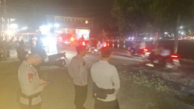 Patroli Presisi Rinjani Ditpolairud Polda NTB Bantu Pengendara yang Mengalami Kendala Mesin di Kota Mataram