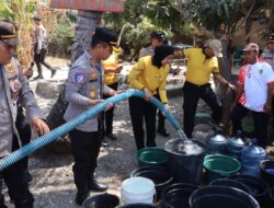 Polres Lombok Timur Salurkan Air Bersih untuk Warga Sekaroh dalam Rangka HUT ke-81 RI