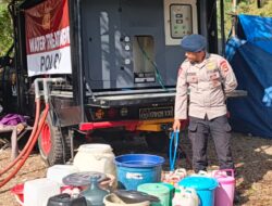 Brimob Polda NTB Salurkan 1.000 Liter Air Bersih untuk Warga Terdampak Gempa di Ende