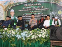 Kapolres Lombok Timur Hadiri Haul ke-15 TGH. L. Muhammad Nuh dan Harlah ke-33 Ponpes YAQIN Pemondah