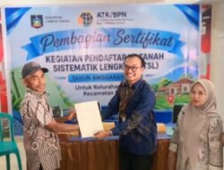 Warga Kelurahan Praya Terima 84 Sertipikat Tanah Program PTSL 2026